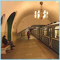 На станции московского метро «Октябрьская» погиб человек