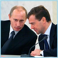 Путин заработал за год на полмиллиона больше Медведева