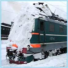 В Челябинской области снежная лавина накрыла пассажирский поезд