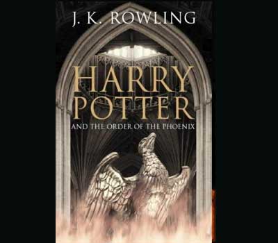 Продажа новой книги о приключениях Гарри Поттера стартует в полночь