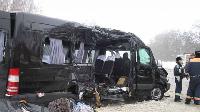 В Ленобласти микроавтобус врезался в грузовик