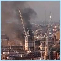 В центре Лондона бушует сильный пожар